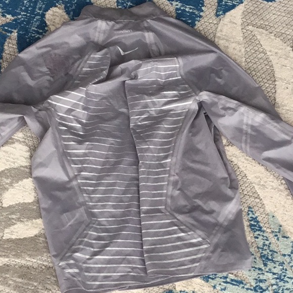 HOKA ONE ONE Performance Shield Running Jacket Color Lunar Rock Size Medium Wind - Picture 8 of 9